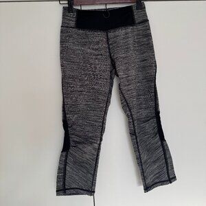 Kyodan XS Black Gray Space Dye Cropped Leggings Mesh Panel Back Zip EUC